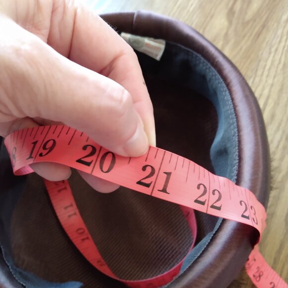 Vintage Fur Hat with Satin Band, Faux Pearl Accent and Union Label - Picture 15 of 15